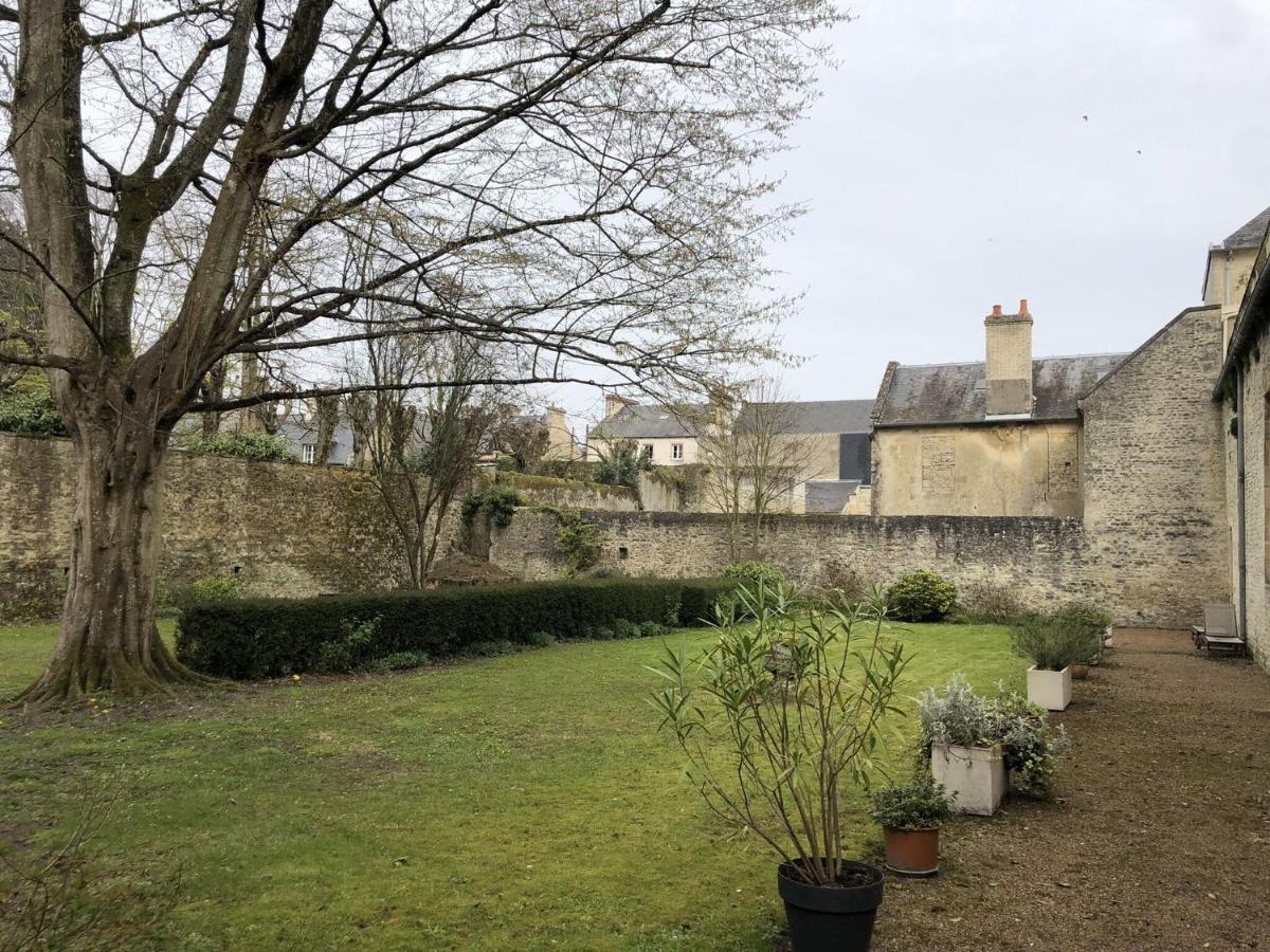 Heritage Apartment In Bayeux Near Museum Of Art Eksteriør billede